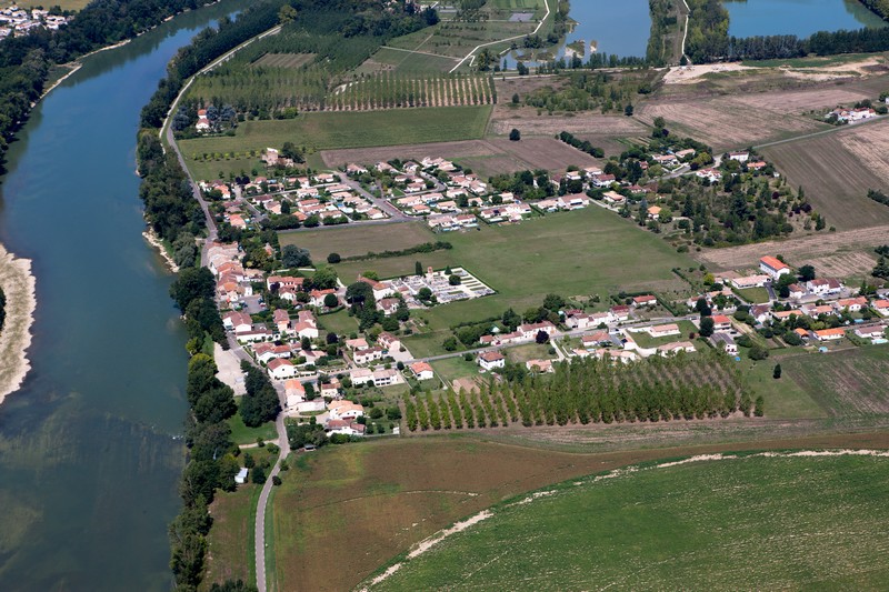 Vue aérienne de la Ville de Boé